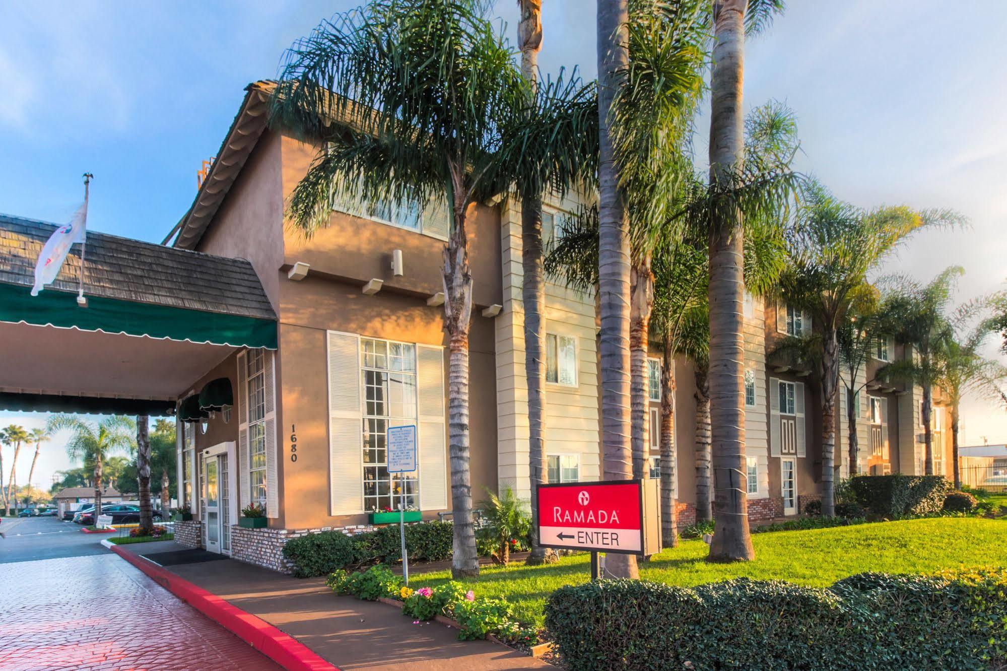 Hotel Ramada By Wyndham Costa Mesa/newport